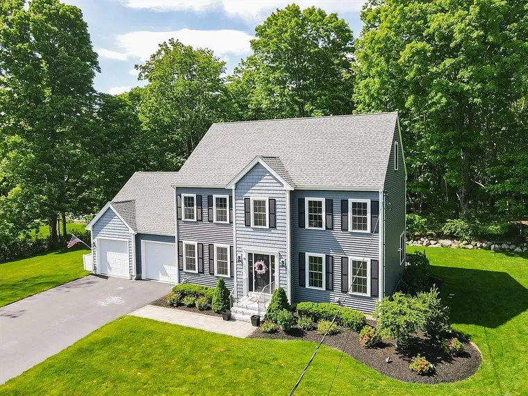 11 Highland St Easton